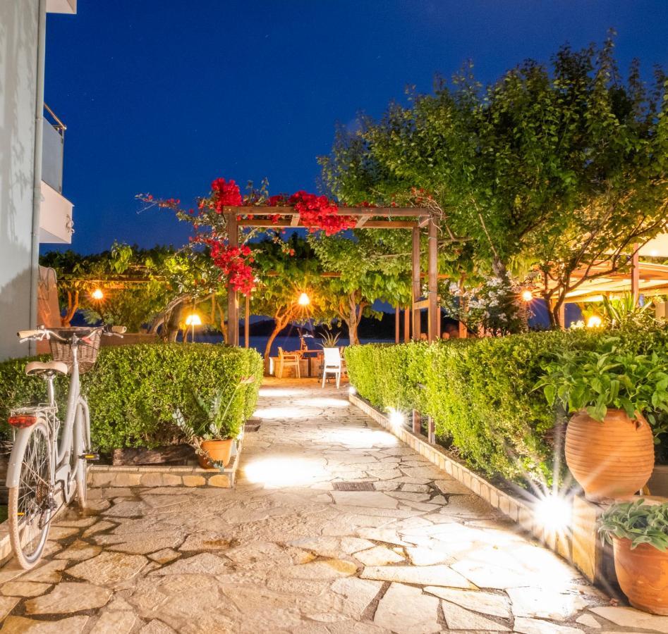 Armeno Beach Hotel Нідрі Екстер'єр фото